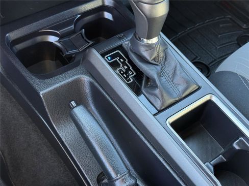 Used 2022 Toyota Tacoma TRD Sport w/ Technology Package image 27