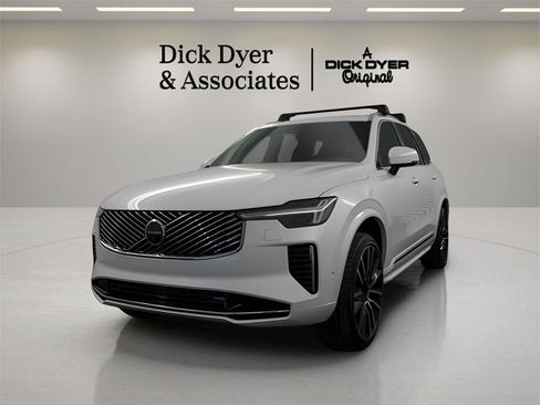 New 2026 Volvo XC60 B5 Plus w/ Protection Package Premier image 11