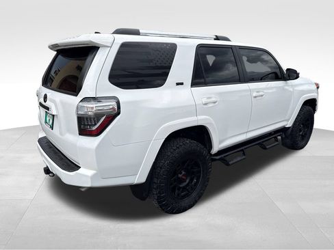 Used 2021 Toyota 4Runner SR5 AWD/4WD image 6