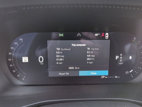 New 2026 Volvo XC40 B5 Ultra w/ Protection Package Premier image 17