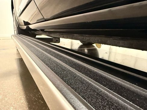 Used 2023 Chevrolet Silverado 1500 High Country w/ High Country Premium Package image 12