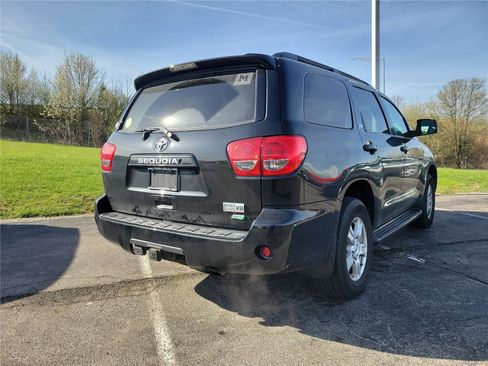 Used 2015 Toyota Sequoia SR5 w/ Premium Package image 8