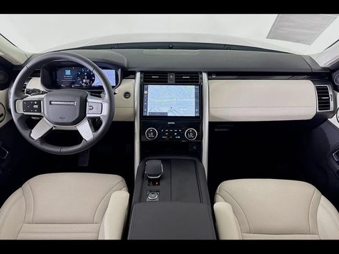 Used 2024 Land Rover Discovery S AWD/4WD image 9