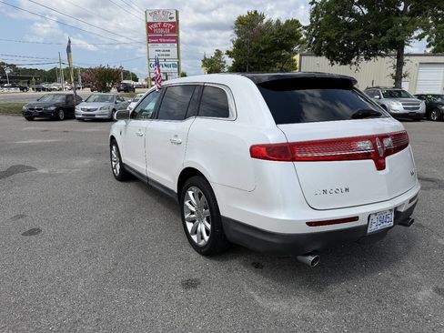 Used 2011 Lincoln MKT 2WD w/ 101A Rapid Spec Order Code image 8