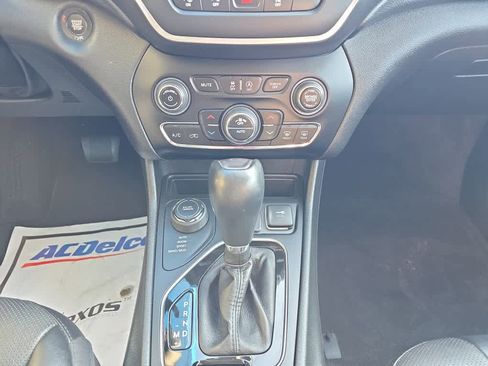 Used 2023 Jeep Cherokee Altitude Lux image 12