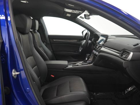 Used 2019 Honda Accord Sport image 11