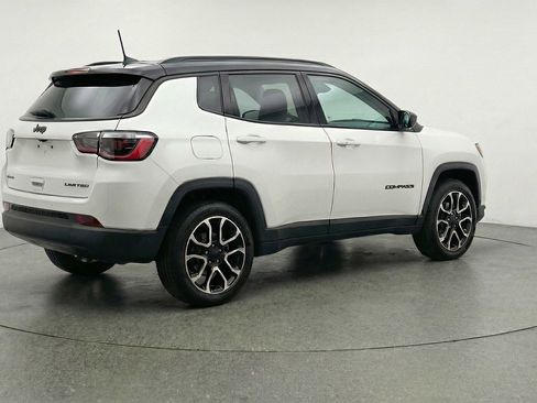 Used 2025 Jeep Compass Trailhawk AWD/4WD image 9