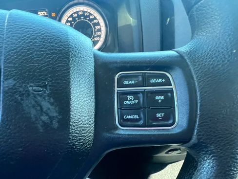 Used 2017 RAM 1500 Express AWD/4WD image 19