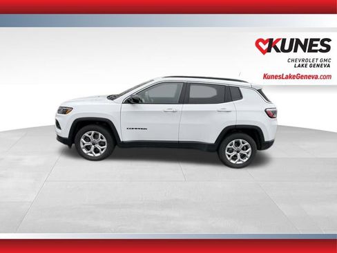 Used 2025 Jeep Compass Latitude image 9