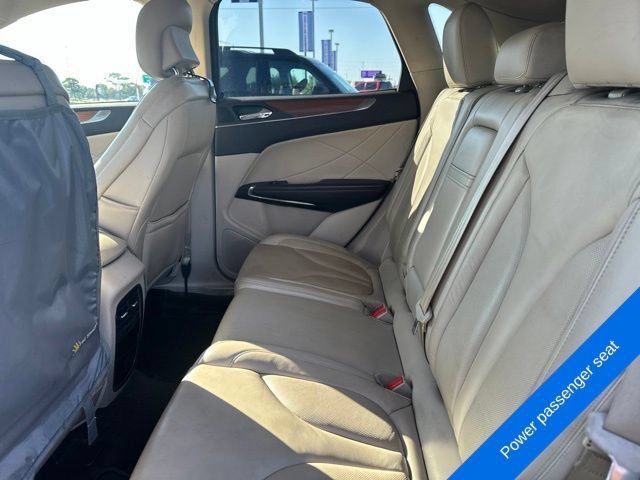 Used 2017 Lincoln MKC Select FWD image 16