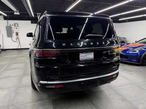 Used 2024 Jeep Wagoneer Series III image 5