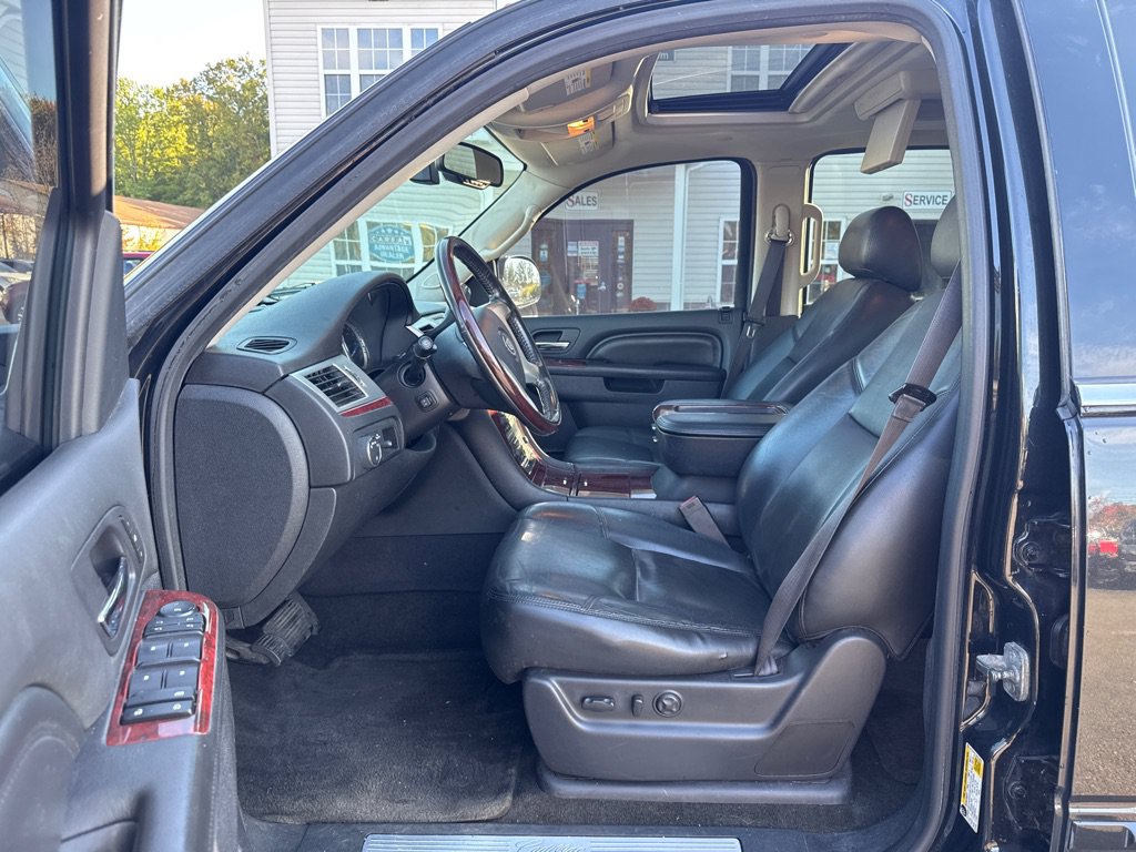 Used 2013 Cadillac Escalade Premium AWD/4WD image 10
