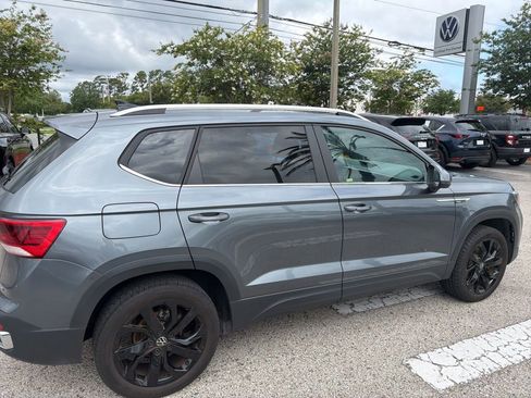 Certified 2023 Volkswagen Taos SE w/ Black Wheel Package FWD image 21
