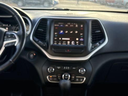 Used 2015 Jeep Cherokee Latitude w/ Comfort/Convenience Group image 20