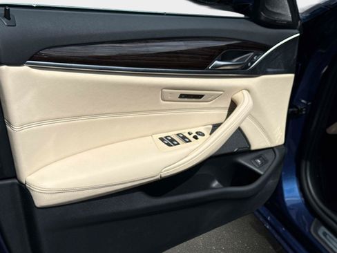 Used 2023 BMW 540i w/ Premium Package RWD image 18