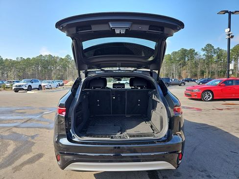 Used 2023 Jaguar F-PACE S image 16