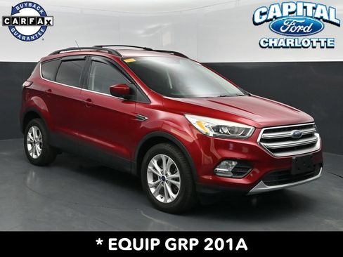 Used 2017 Ford Escape SE w/ Equipment Group 201A AWD/4WD image 3