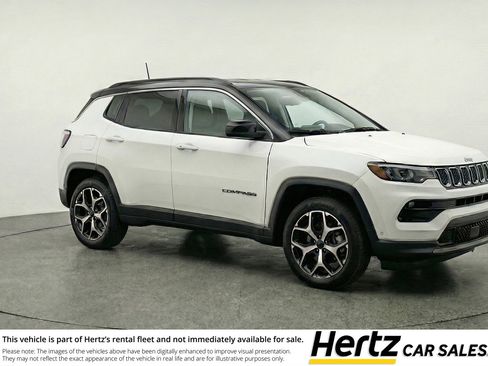 Used 2025 Jeep Compass Limited image 1
