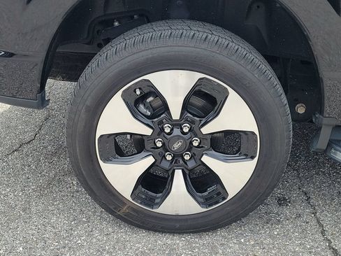 Used 2023 Ford F150 Lightning Platinum AWD/4WD image 5