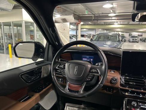 Used 2022 Lincoln Navigator L Reserve AWD/4WD image 25