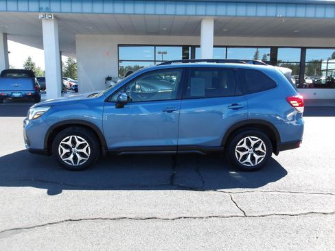 Used 2021 Subaru Forester Premium AWD/4WD image 2