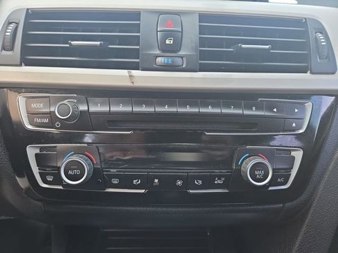 Used 2018 BMW 320i Sedan image 25