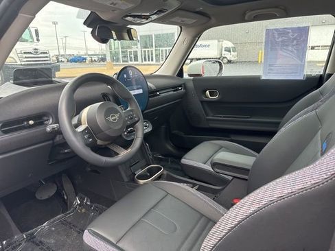 Used 2025 MINI Cooper 2-Door Hardtop image 13
