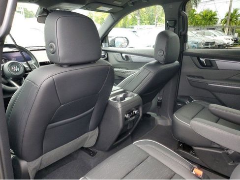 Used 2025 Buick Enclave Sport Touring w/ Power Package FWD image 11