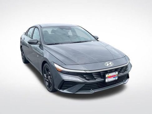 New 2026 Hyundai Elantra SEL Sport Premium FWD image 8