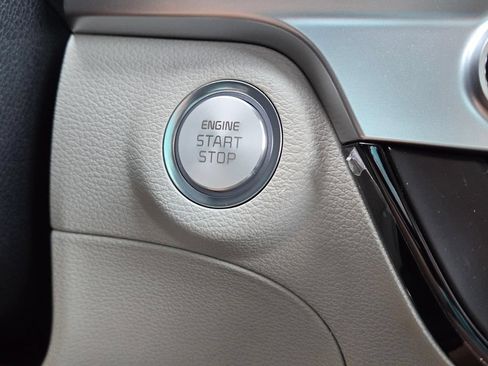 Used 2025 Kia Telluride S FWD image 28