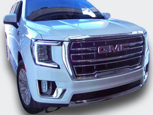 Used 2022 GMC Yukon XL SLT w/ SLT Luxury Package RWD image 6