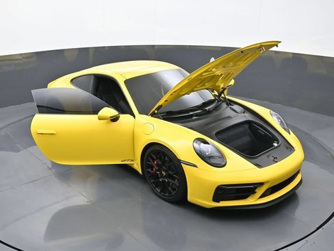 Certified 2024 Porsche 911 Carrera GTS RWD image 28