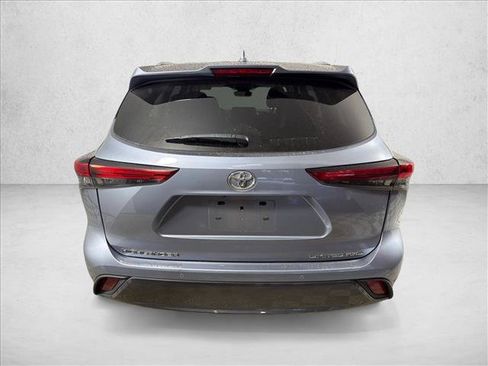 Used 2021 Toyota Highlander Limited AWD/4WD image 6