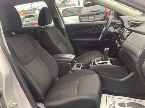 Used 2019 Nissan Rogue S AWD/4WD image 16