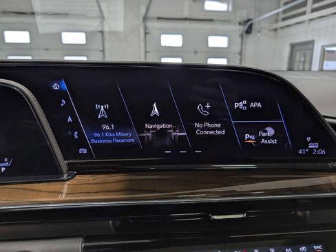 Certified 2023 Cadillac Escalade ESV Sport Platinum w/ Heavy-Duty Trailer Package image 29