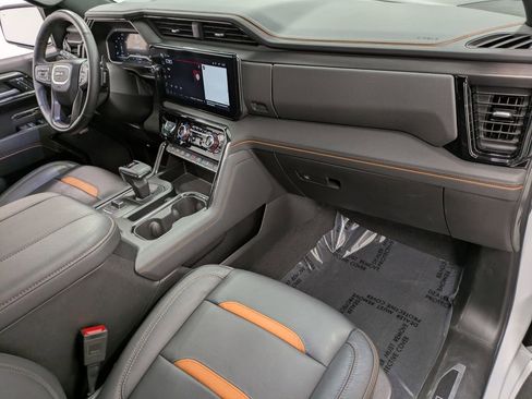 Used 2024 GMC Sierra 1500 AT4 w/ Technology Package image 29