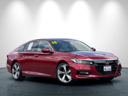 Used 2018 Honda Accord Touring image 2