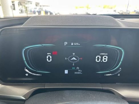 Used 2025 Kia Telluride S image 16