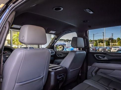 Used 2021 Chevrolet Suburban LT image 40