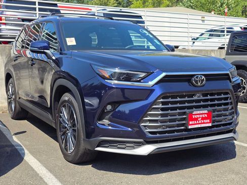 Certified 2026 Toyota Grand Highlander AWD Hybrid image 3
