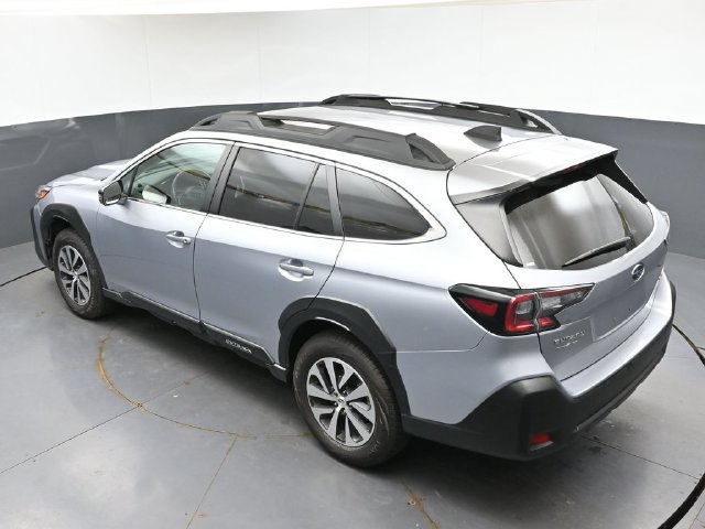 Used 2025 Subaru Outback Premium AWD/4WD image 38