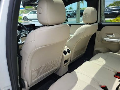 Used 2022 Mercedes-Benz GLB 250 4MATIC image 25