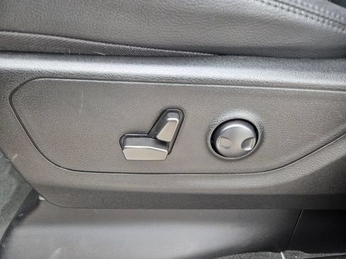 Used 2022 RAM 1500 Big Horn AWD/4WD image 6