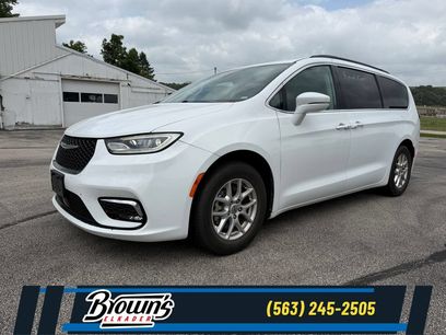 Used 2022 Chrysler Pacifica Touring-L