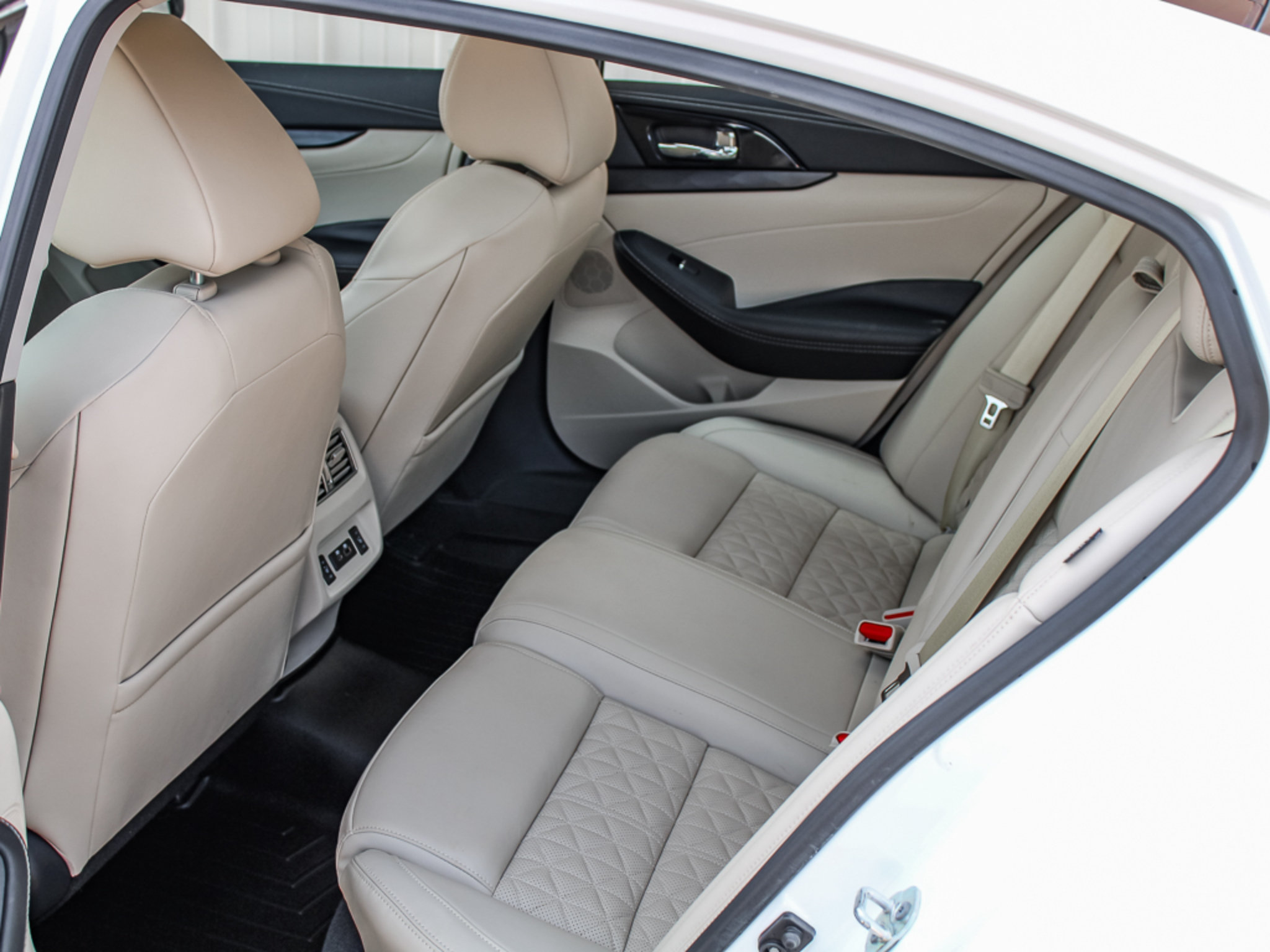 Used 2023 Nissan Maxima Platinum FWD image 22