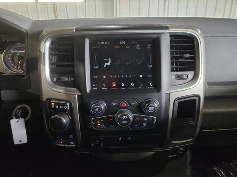 Used 2019 RAM 1500 Classic SLT w/ SLT Plus D←cor Group AWD/4WD image 24