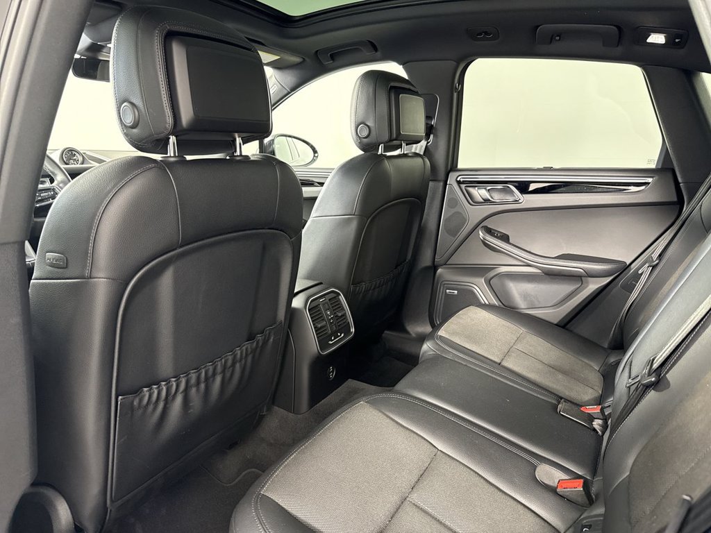 Certified 2022 Porsche Macan S AWD/4WD image 26