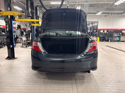 Used 2014 Toyota Camry LE image 17