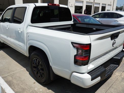 Used 2024 Nissan Frontier SV w/ SV Convenience Package RWD image 7
