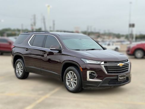Used 2023 Chevrolet Traverse LT FWD image 6